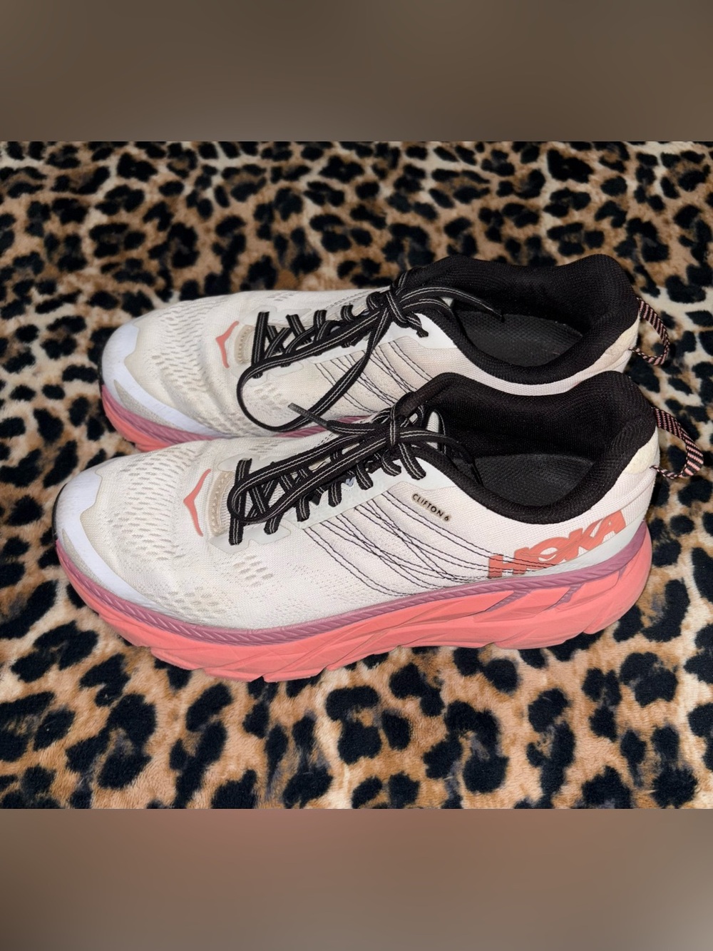 Women’s HOKA Clifton 6 size 8.5